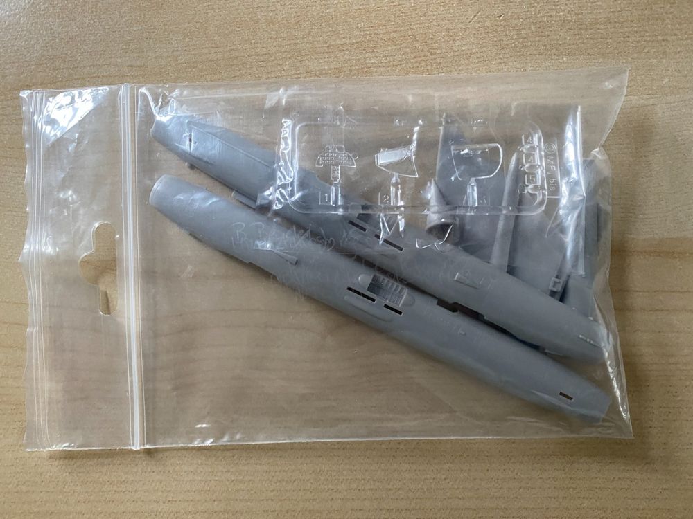 Trumpeter Modellbausatz MiG-21 F-13/J-7 – Maßstab 1/48, über 190 Teile
