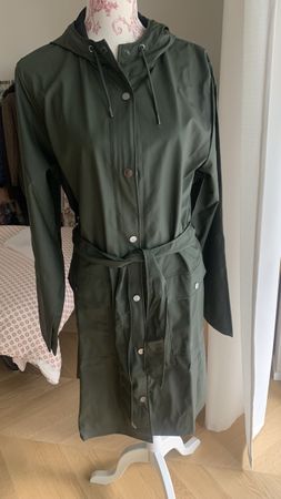 RAINS rain jacket XL (NEW)