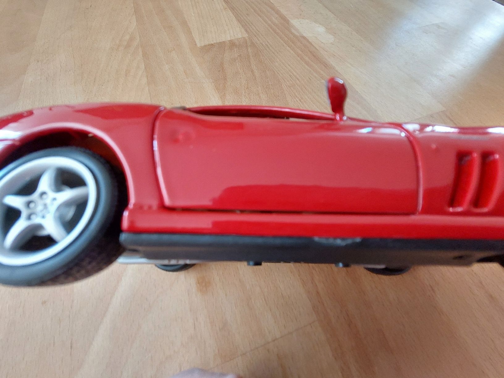 Bburago Modellini d'auto: Ferrari 550 Maranello 1/24 – Nuovo (secondo la descrizione) da Yverdon-les-Bains venduto da pri_x6j6 5