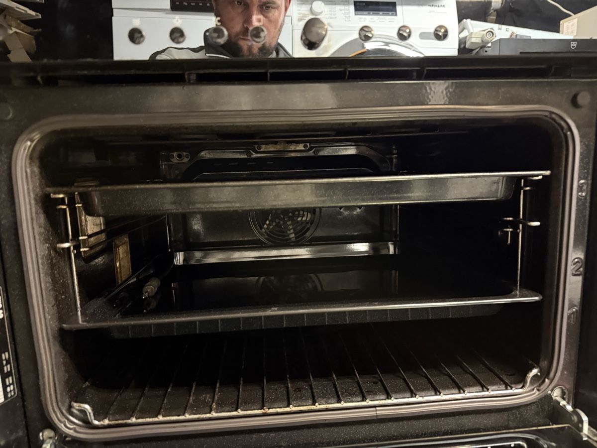 V-Zug Elettrodomestici da cucina: Backofen und stimer zug – Usato da Adliswil venduto da F.B.E 2