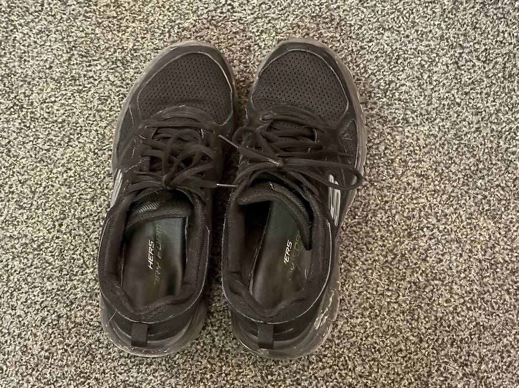 Skechers Scarpe da uomo: Skechers Turnschuhe Trainers – Usato da Oetwil am See venduto da danielng718
