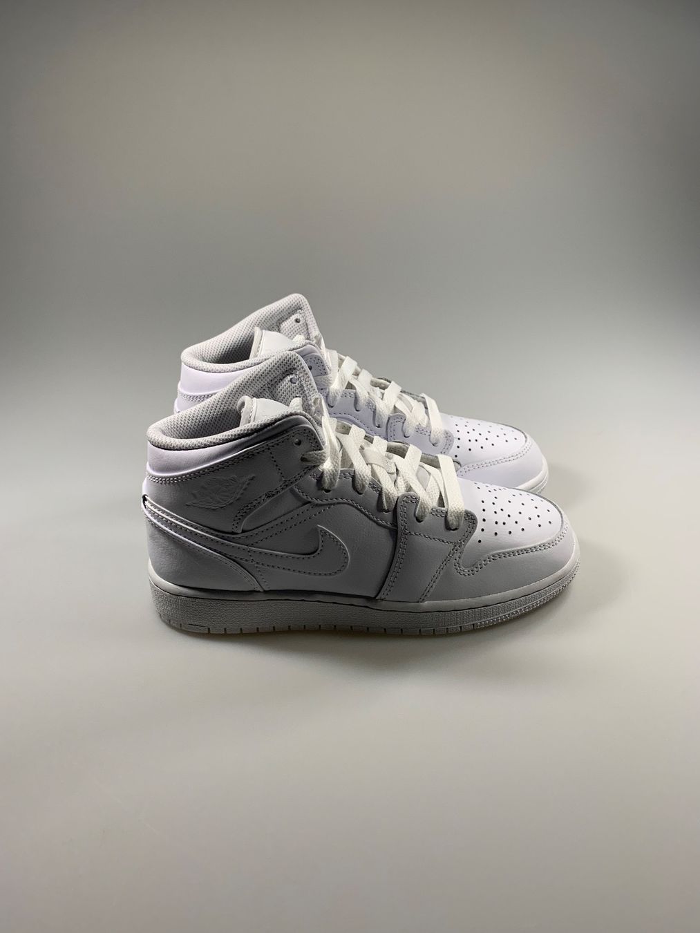 Jordan Scarpe da donna: Jordan 1 Mid Triple White (GS) – Nuovo e nell'imballaggio originale da Thörishaus venduto da SnkrsVie 1