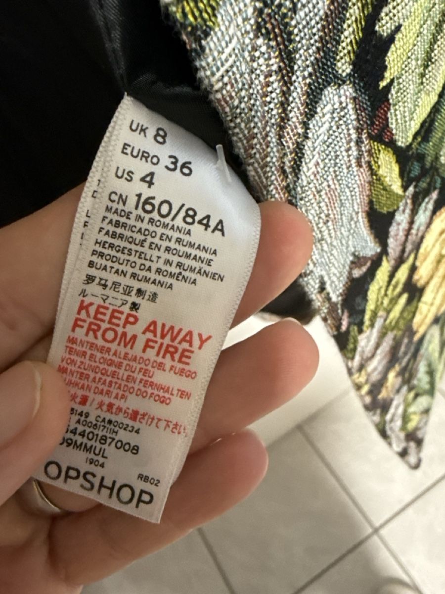Topshop Cappotti: Floral Tapestry Jacket - Autumn Ready, Size Medium – Usato da Effretikon venduto da lio_gjr8 2