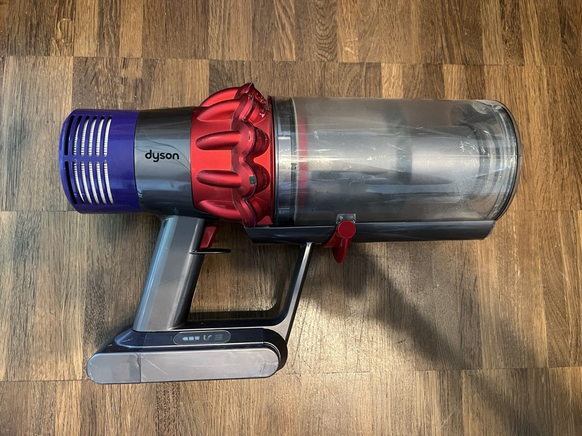 Dyson Aspirapolveri & Accessori: Dyson V10 Absolute mit Zubehören !! – Usato da Heerbrugg venduto da fdi_7ngx 2