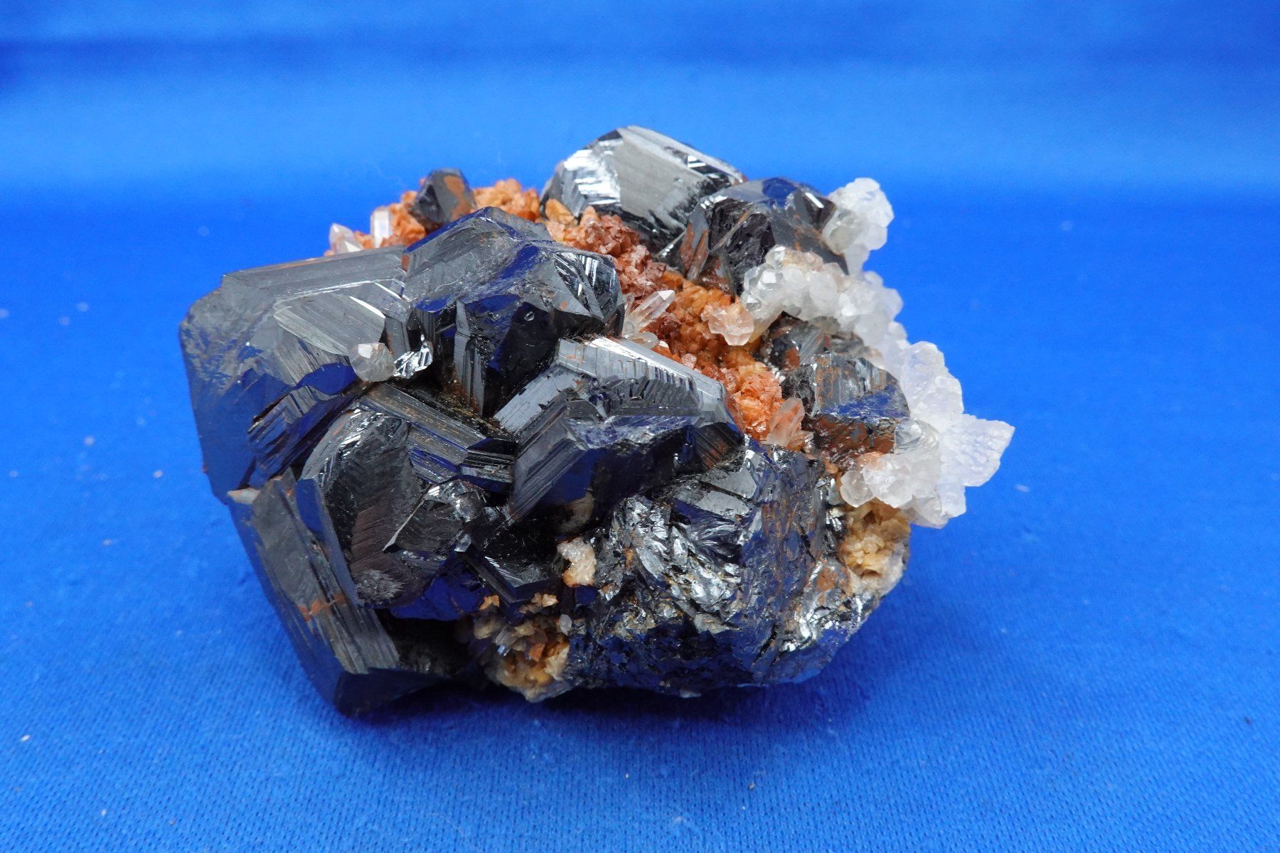 Mineralien & Heilsteine: Sphalerit mit Siderit, Quartz und Calcit (UV) – Gebraucht aus Schinznach Bad von Demerald