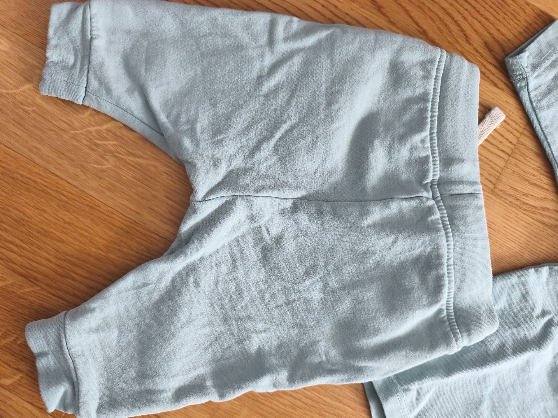 Lotti & Set di vestiti: Baby Trainer hellblau Gr. 62 – Usato da Näfels venduto da ChocolateMuffin 4