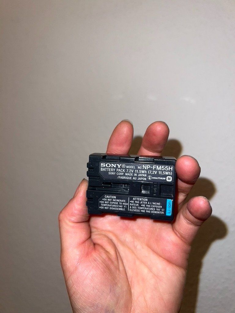 Sony Fotocamera: Digitale Sony Spiegelreflex, gebraucht, Akkuladegerät fehlt – Usato da Zürich venduto da selinamorell 2