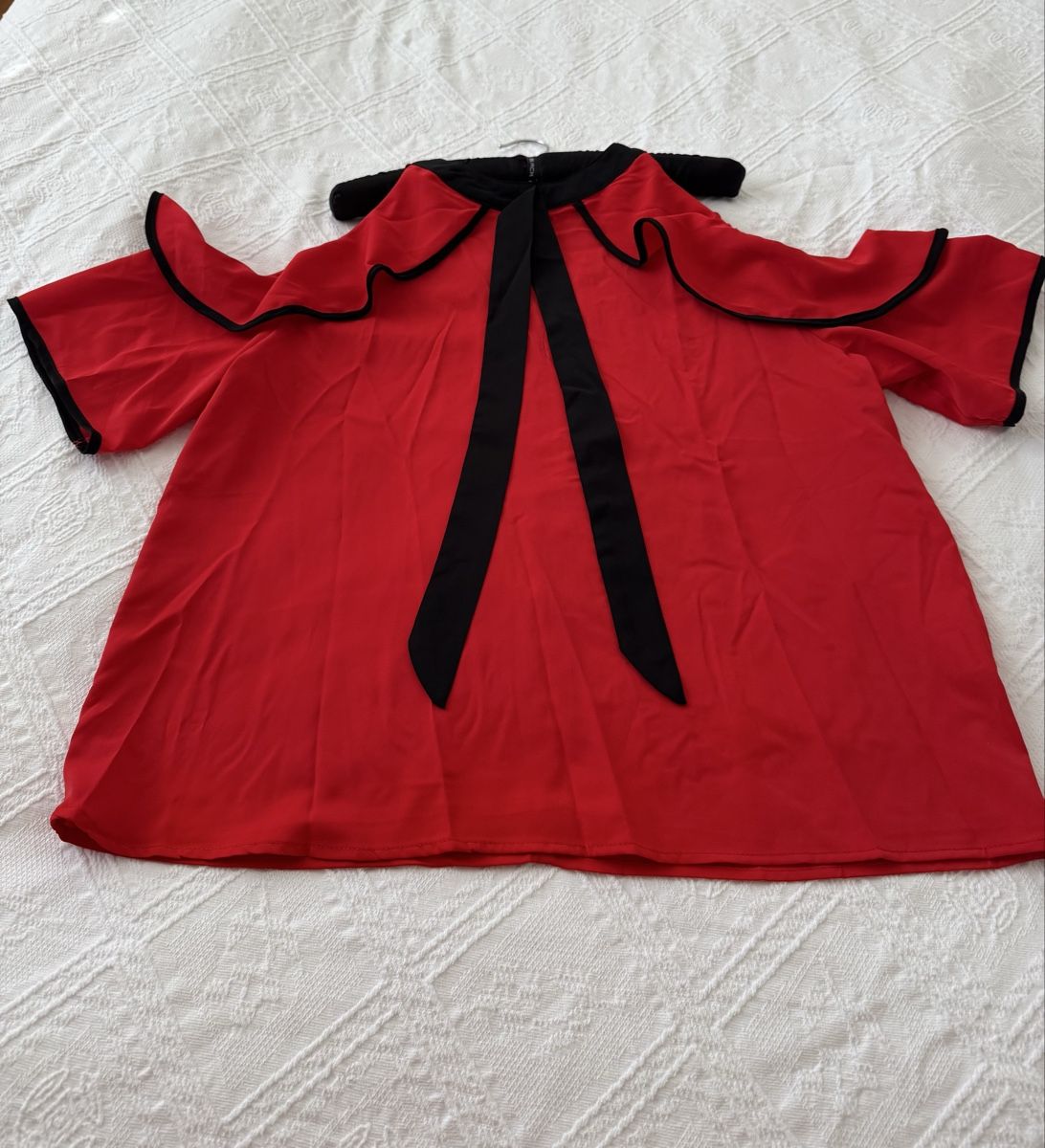 Camicette: Rote poppige Bluse mit Schulterausschnitten  – Nuovo (secondo la descrizione) da Lachen SZ venduto da artbyblondangel 1