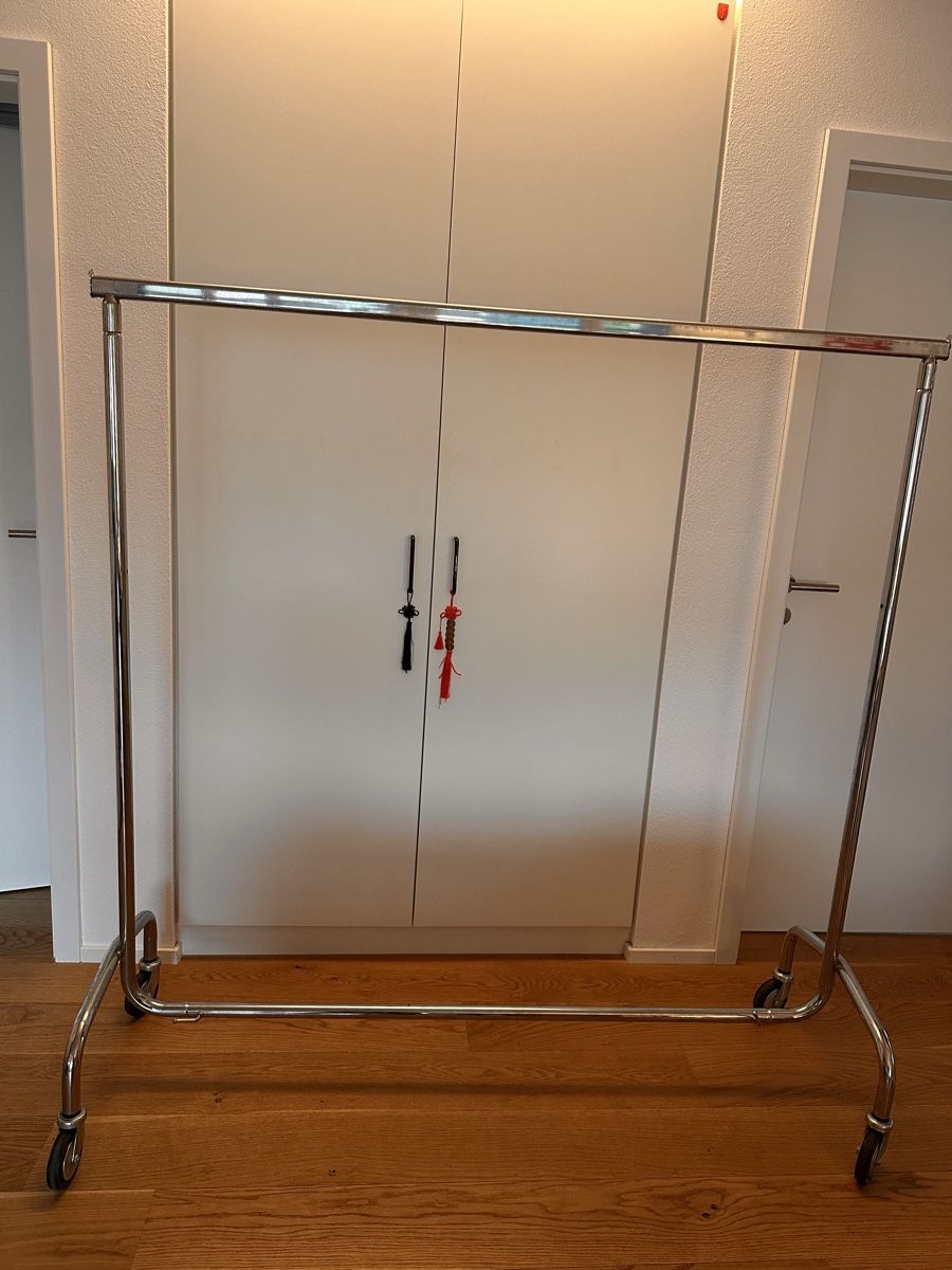Garderobe: Kleiderstaender demontierbar – Gebraucht aus Dübendorf von zhi_b6vj