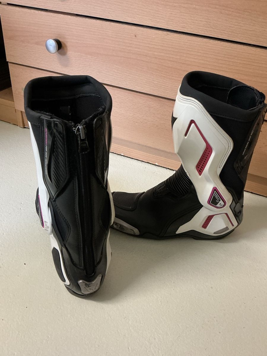 Dainese Scarpe da donna: Dainese Torque 3 Out Air Stiefel Gr. 40 – Usato da Obergösgen venduto da hot-berry 2