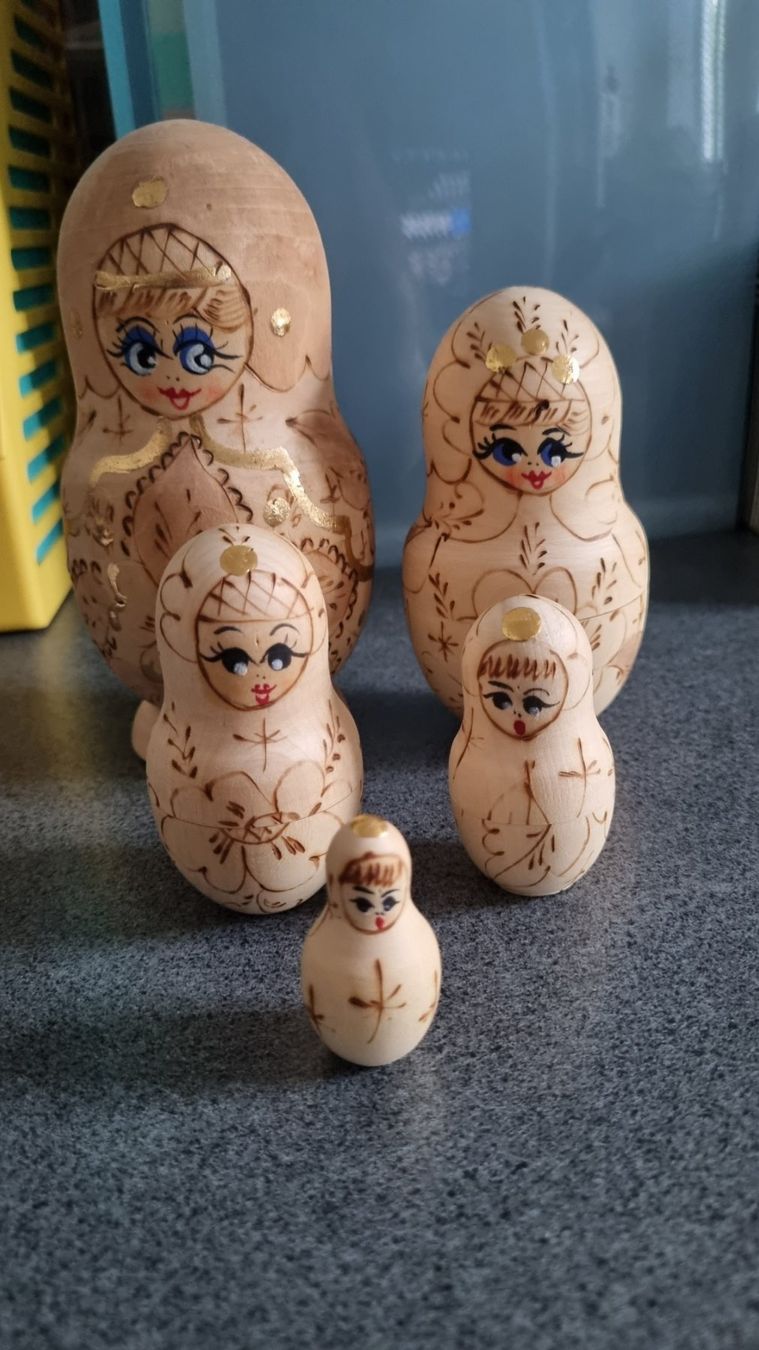 Bambole: Poupée russe  de 5 pièces – Usato da La Chaux-de-Fonds venduto da mikilo1 2