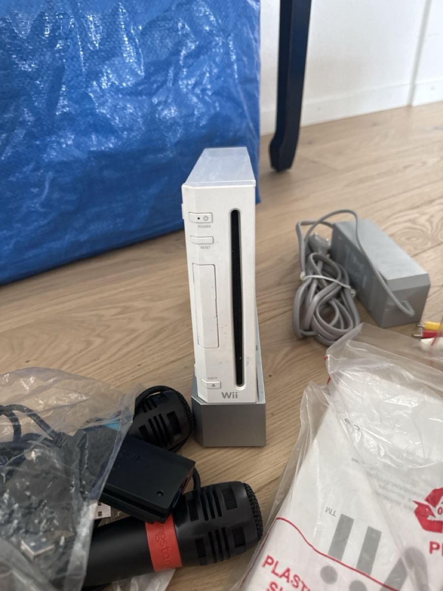 Nintendo Console: Wii und weitere Zubehör  – Usato da Bern venduto da U2000 3