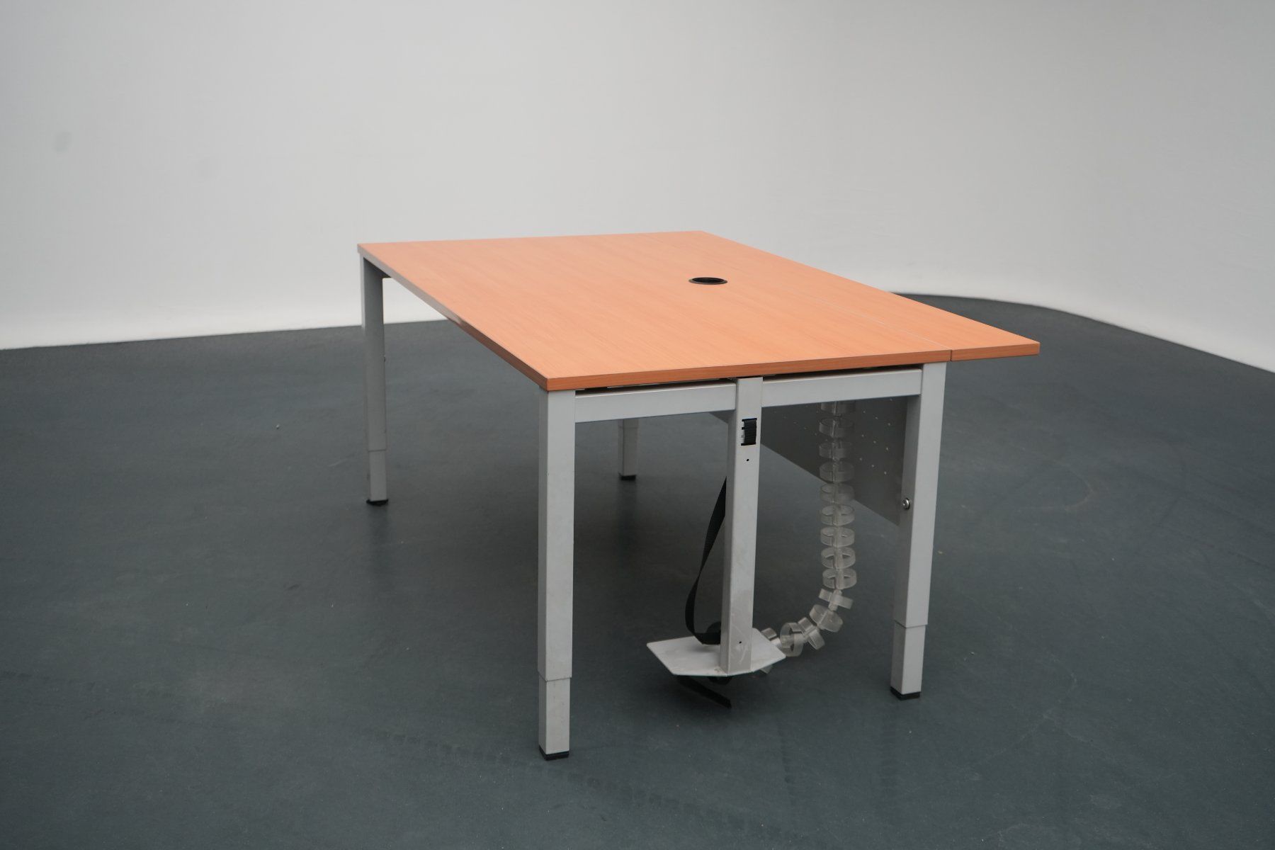 Scrivanie: Bürotisch Holz/Metall – Usato da Safenwil venduto da EFAGSafenwil5745 2