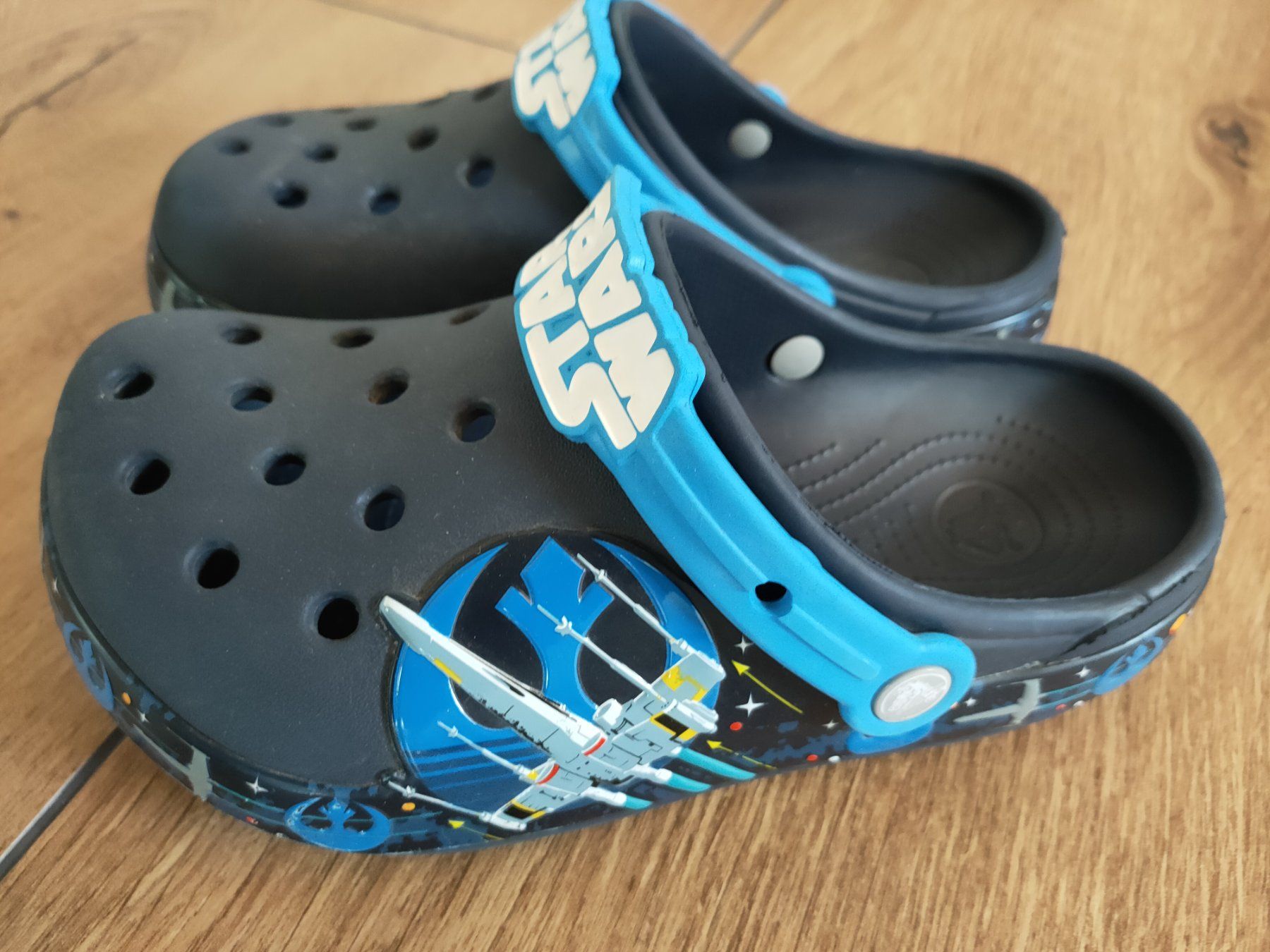 Crocs Chaussures garçon: Crocs Schuhe Junge Grösse J3 – D'occasion à Ins par variable