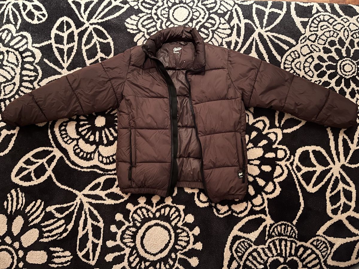 Pull&Bear Vestes: Puffer Jacke Pull&Bear - Braun – D'occasion à Gipf-Oberfrick par rou_sfb2