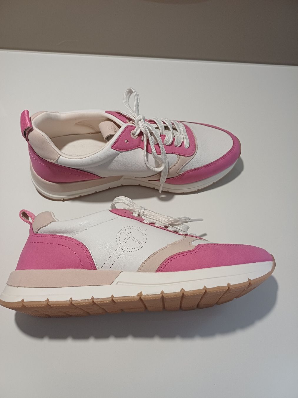 Tamaris Scarpe da donna: neue tamaris sneaker  – Nuovo (secondo la descrizione) da Goldach venduto da Requiliz 1