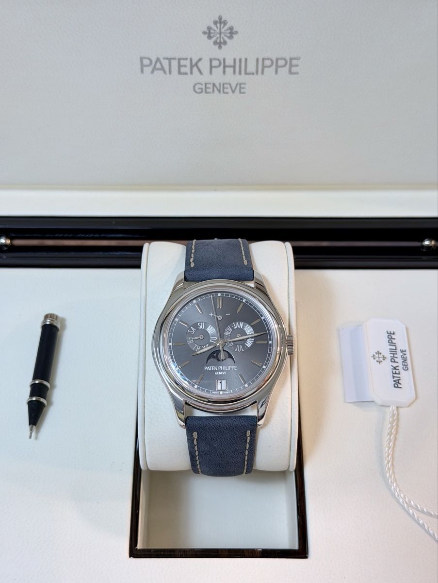 Patek Philippe Orologi: Patek Philippe Annual Calendar 5146P CH-Fullset – Usato da Zürich venduto da WATCHROOM 2
