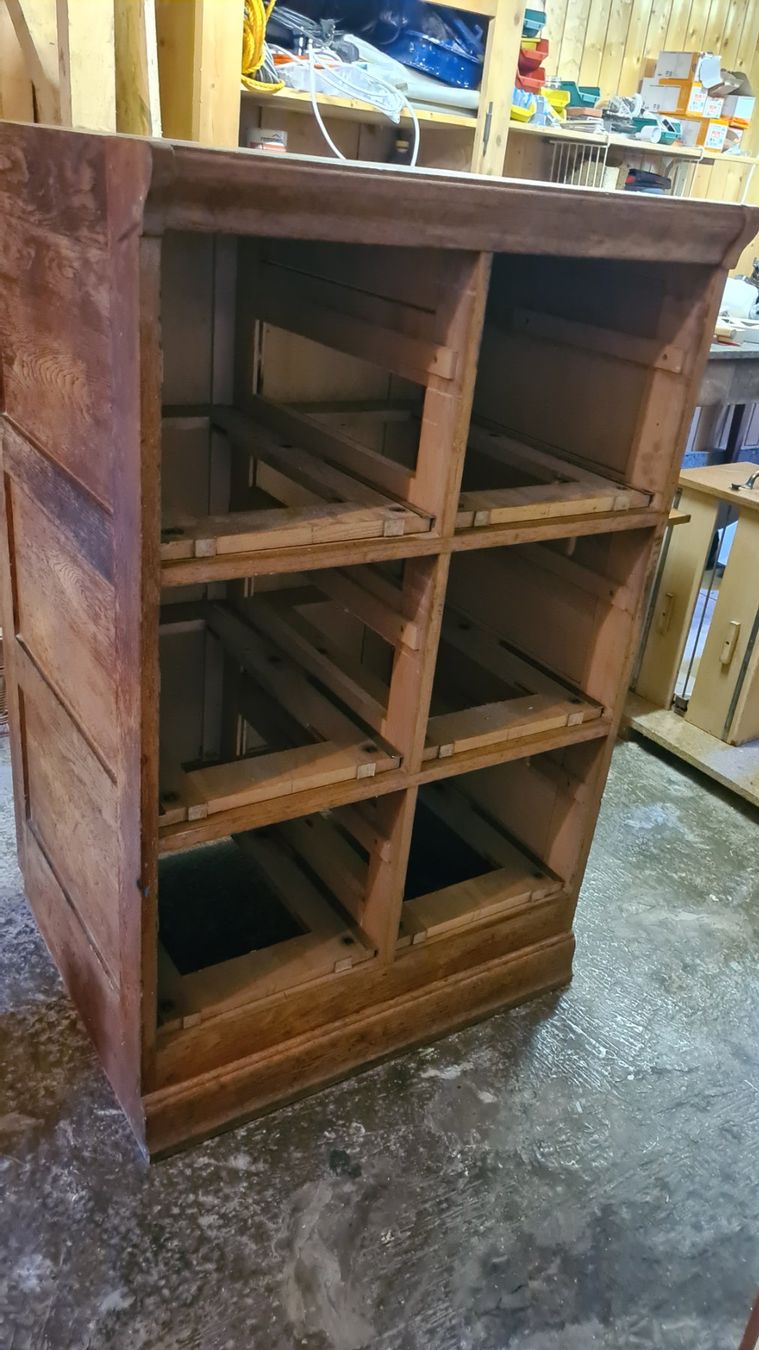 Armadi: Antiker Aktenschrank – Usato da Schmidrüti venduto da Spashy 1