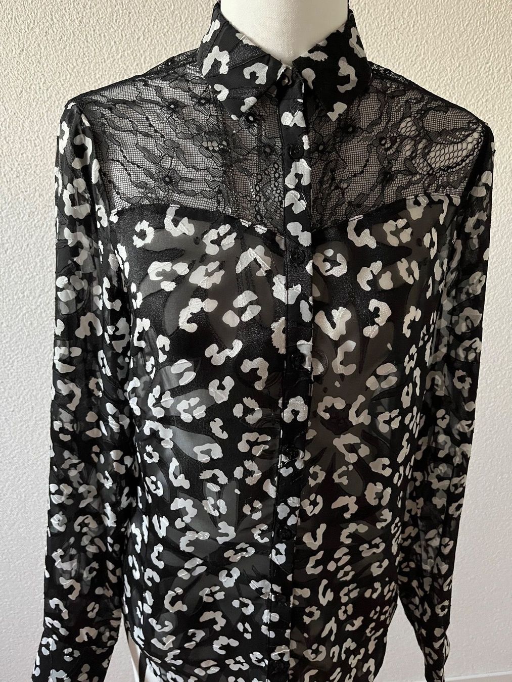 Guess Camicette: Guess Bluse Grösse XS – Nuovo (secondo la descrizione) da Grafstal venduto da fynesong 3