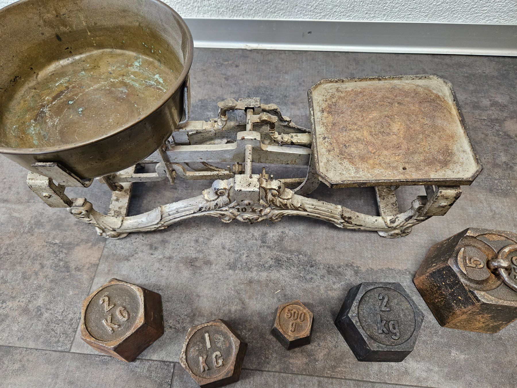 Bilance e pesi: Antike Waage  max 10 kg – Usato da Urdorf venduto da Colina 1