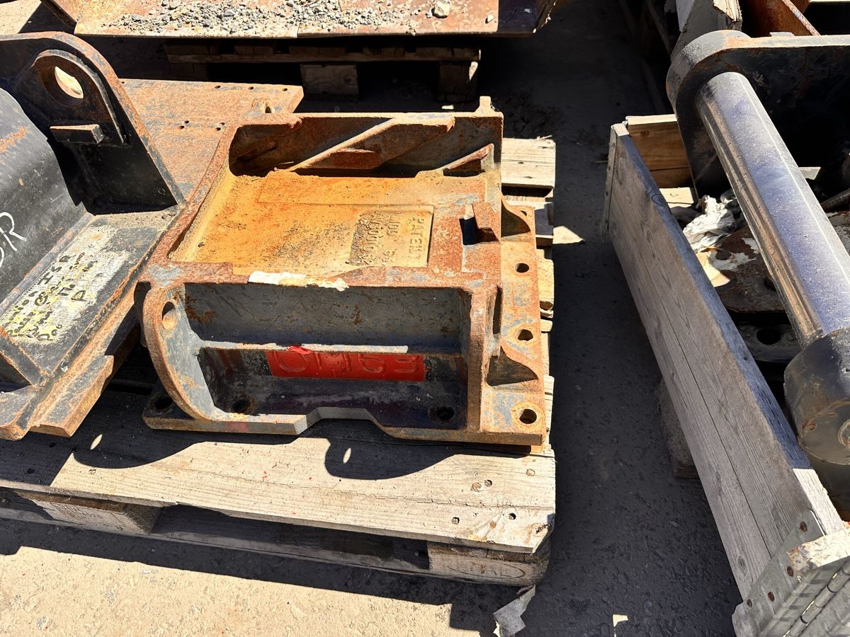 Bagger: Bagger schnellwechsler , anbauplatte – Gebraucht aus lyssach von brax2019