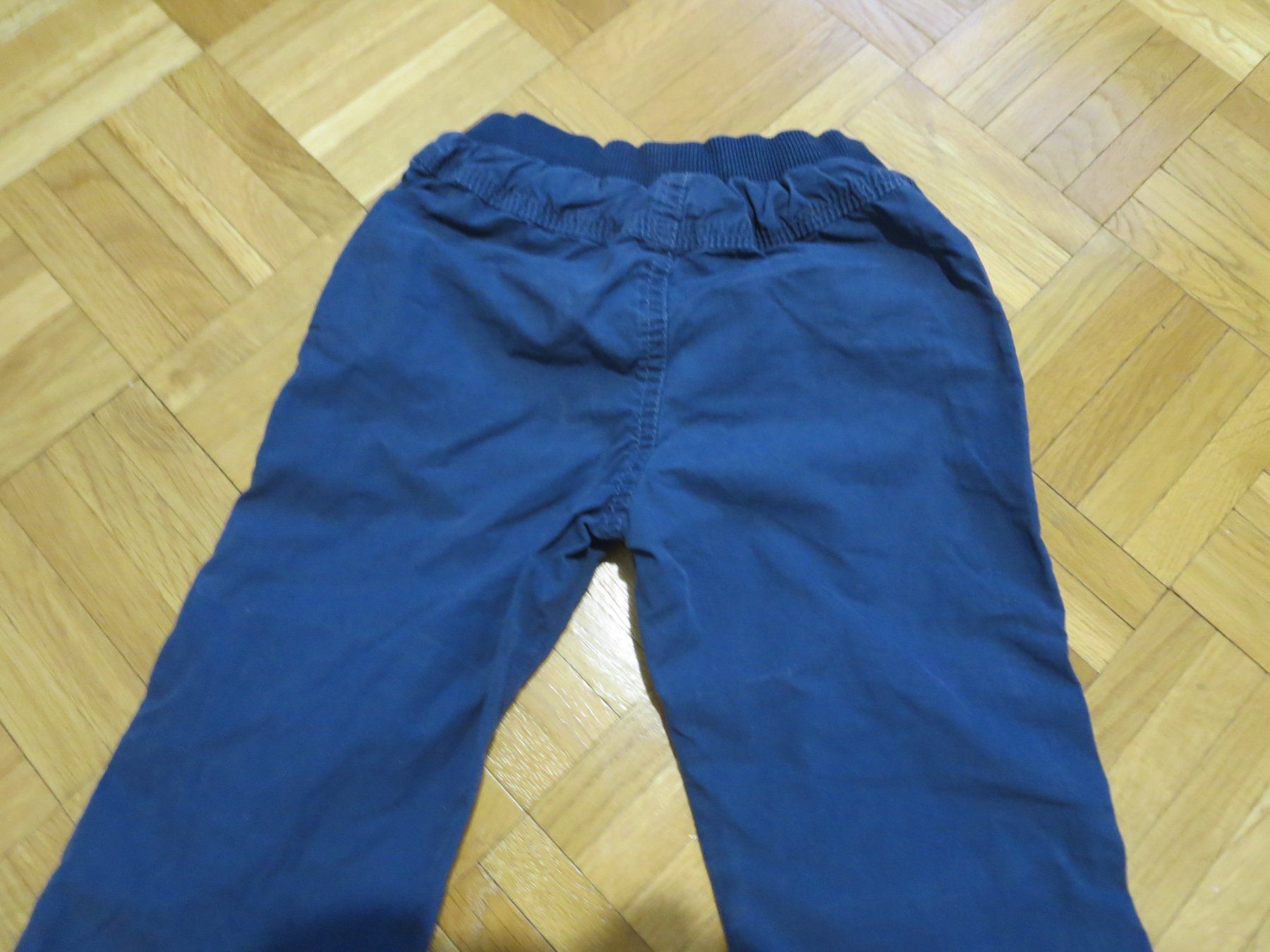 Lotti & Set di vestiti: 2 Blaue Kinder Hosen /Grösse 86 – Usato da Wallisellen venduto da Arvenstube 8