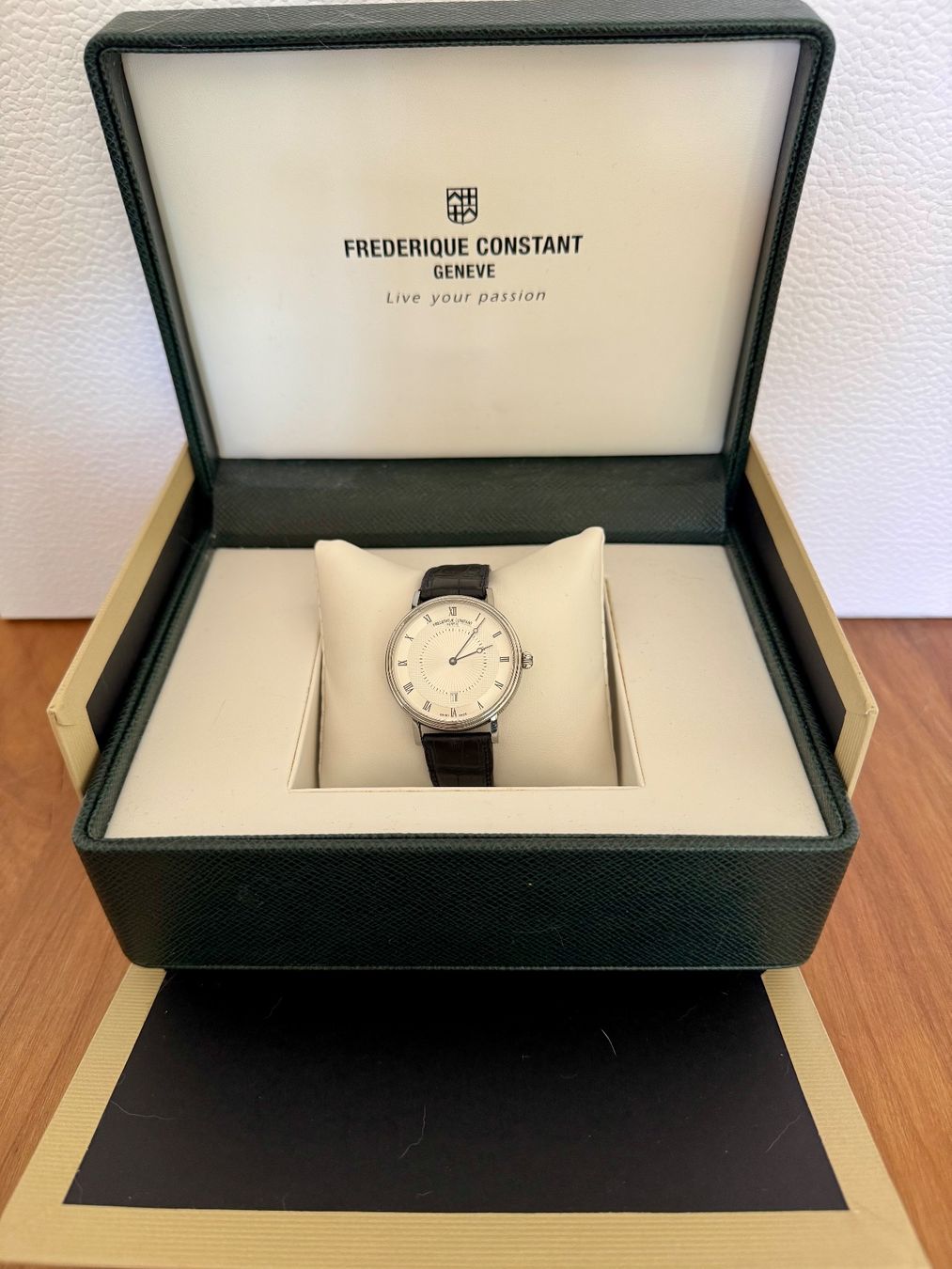 Frederique Constant Orologi: Frederique Constant Classics Slimline Automatic Gents + Box – Usato da Zürich venduto da Nobs1