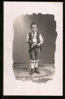 Foto-AK Kleiner Junge in Schweizer Trach