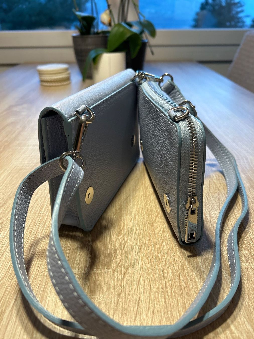 Borse da donna: Handytasche mit abnehmbarer Geldbörse hellblau echt Leder – Usato da Brunnen venduto da Nala2929 3