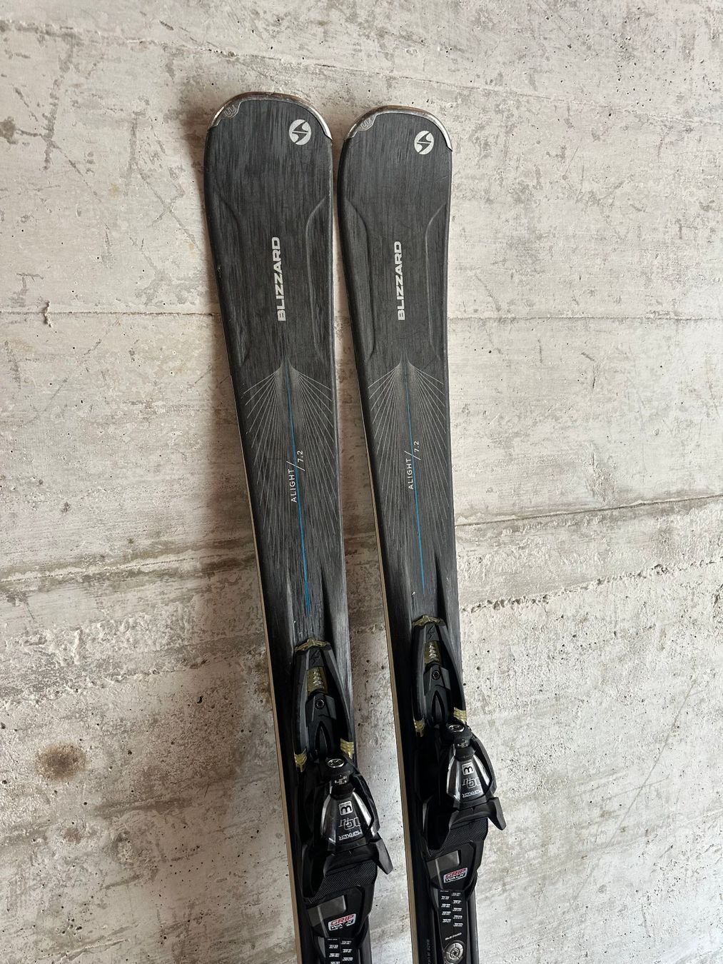 Blizzard Sci: Blizzard Damen Ski 146CM – Usato da Emmenbrücke venduto da karkarkar 1