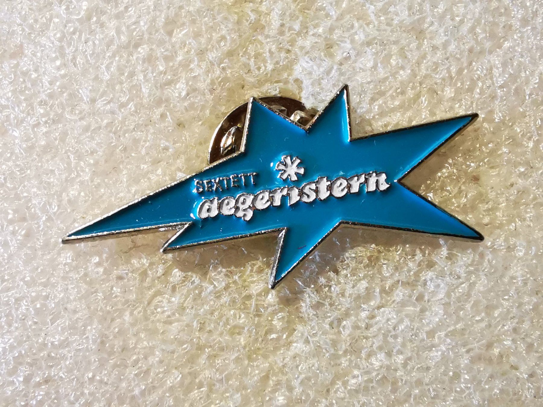 Placchette & Badge: Ansteckpin 74: – Usato da Oppligen venduto da Pin-Fall-Shop