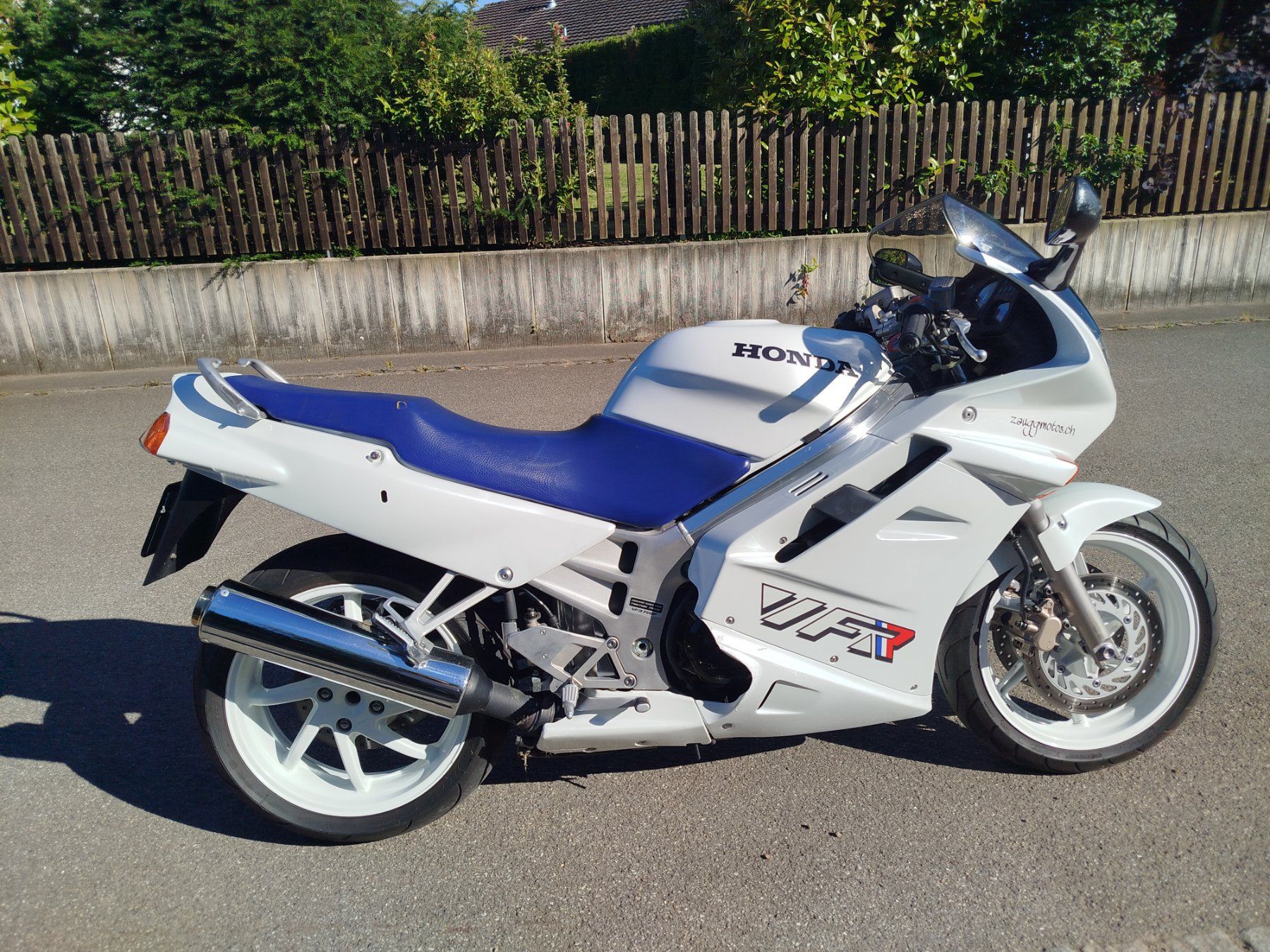 Strada: Schöne Honda VFR 750 – Usato da Wängi venduto da Alfa16