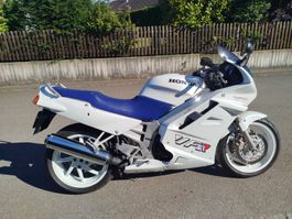 Schöne Honda VFR 750
