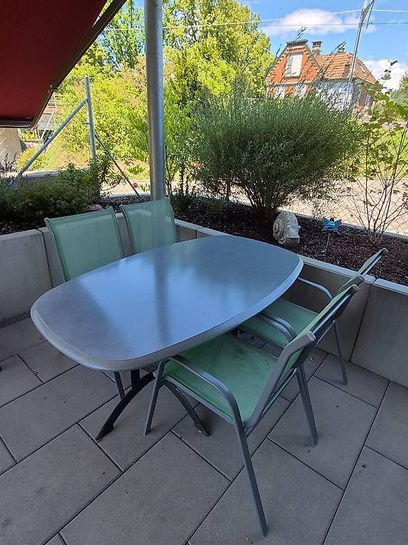 Tische: Garten-/Balkonmöbel – Gebraucht aus Pfungen von Vsinu