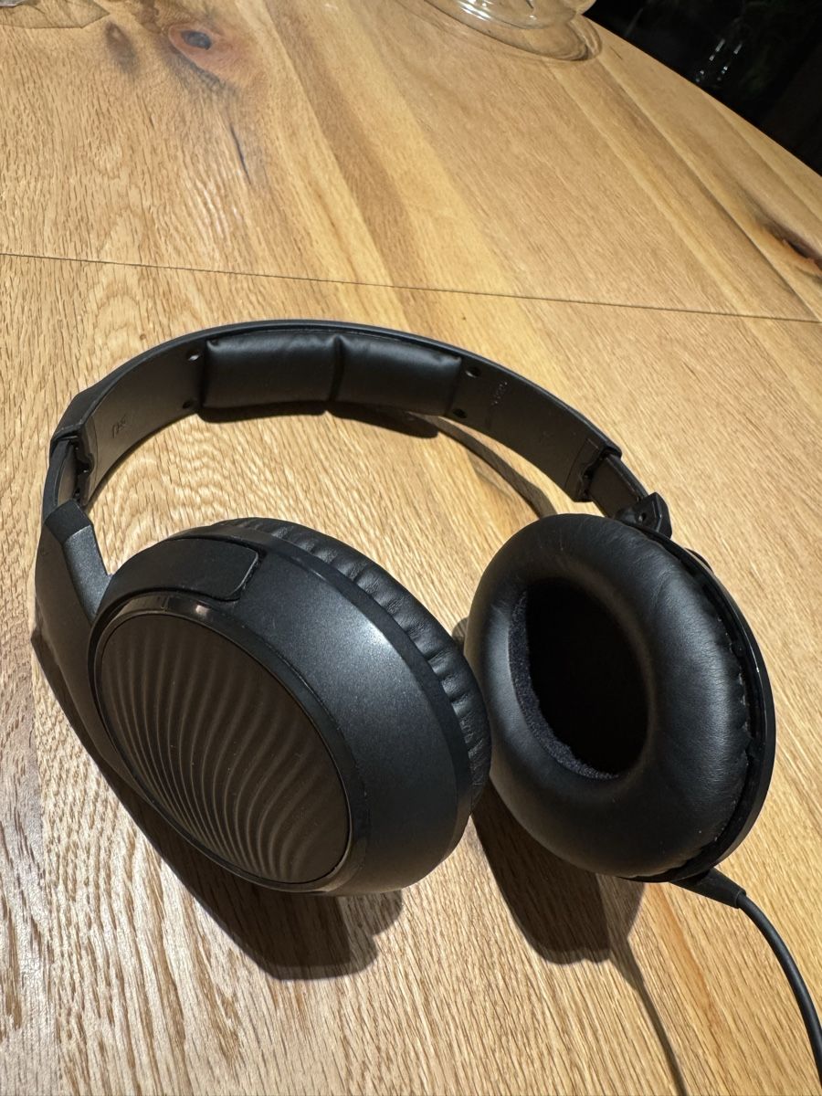 Sennheiser Casques audio: Sennheiser HD 200 PRO – D'occasion à Sorengo par julius_96