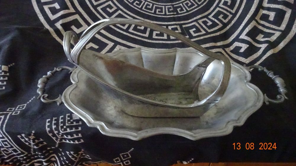 Ancien dessous de bouteille en étain décor d'épis de blés et