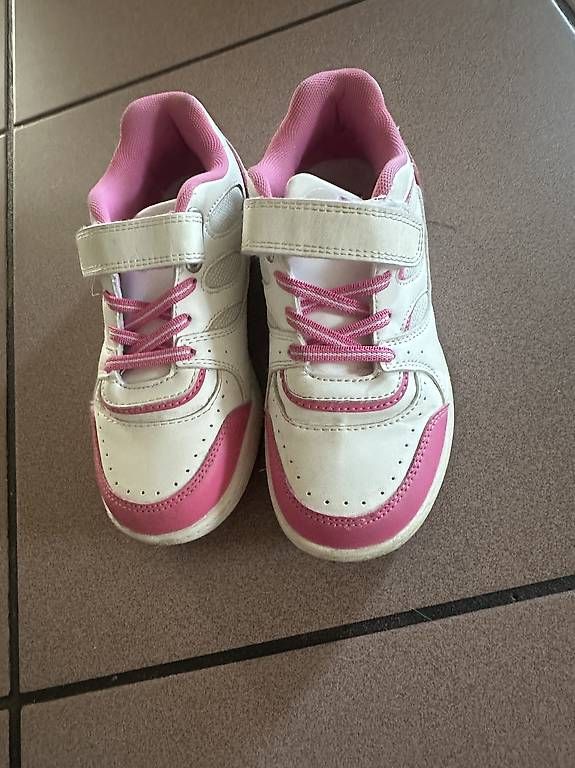 Chaussures filles: Turn/Hallenschuhe Gr.33 – D'occasion à Gerlafingen par Rachele81