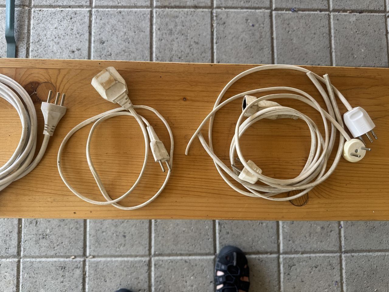Cavi: Diverses Elektro- und PC-Netzwerk-Kabelmaterial, – Usato da Bremgarten b. Bern venduto da Bbu 4