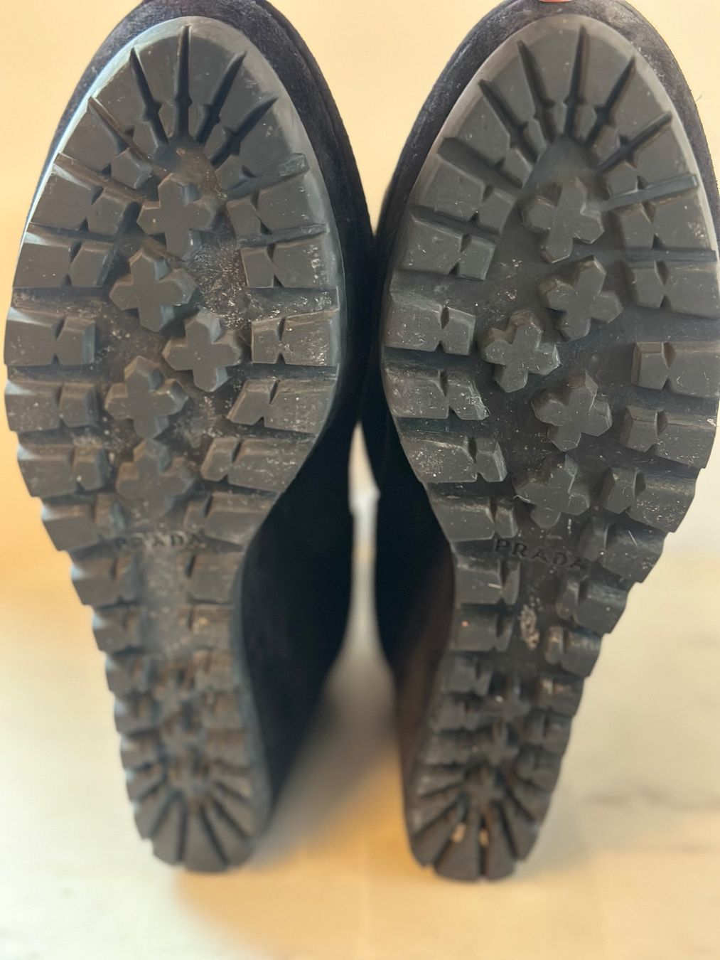 Prada Scarpe da donna: Prada Wildleder Stiefeletten mit Keilabsatz - Grösse 36 – Usato da Zürich venduto da Sedi93 8