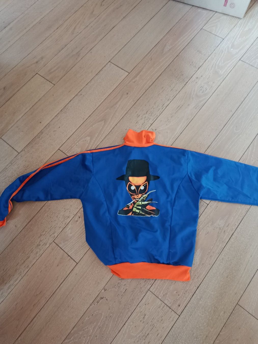 Jumpsuits: Felpa Space Trip blu-arancio Taglia 2 (Medium) – Gebraucht aus Purasca von eli_grf5