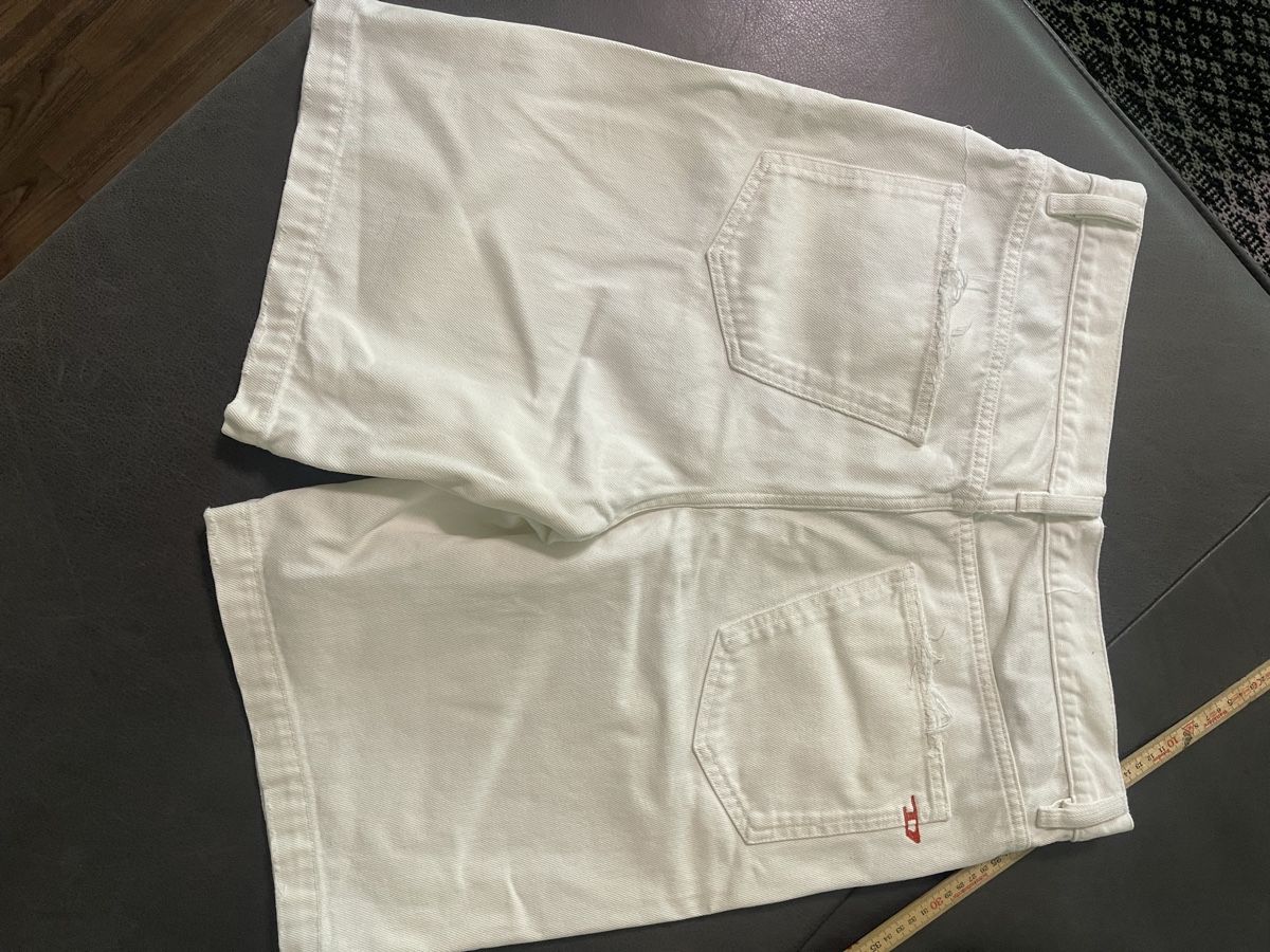 Diesel Jeans: Diesel Jeans Shorts 32 – D'occasion à Dübendorf par olh_rs5r 2