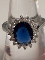 Bague saphir et halo de brillants