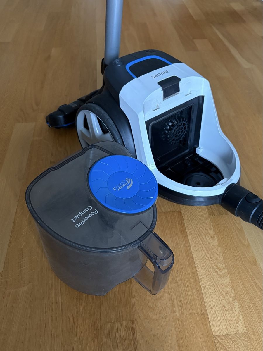 Philips Aspirapolveri & Accessori: Philips PowerPro Compact Vacuum Cleaner – Usato da Regensdorf venduto da WetTowel42 2