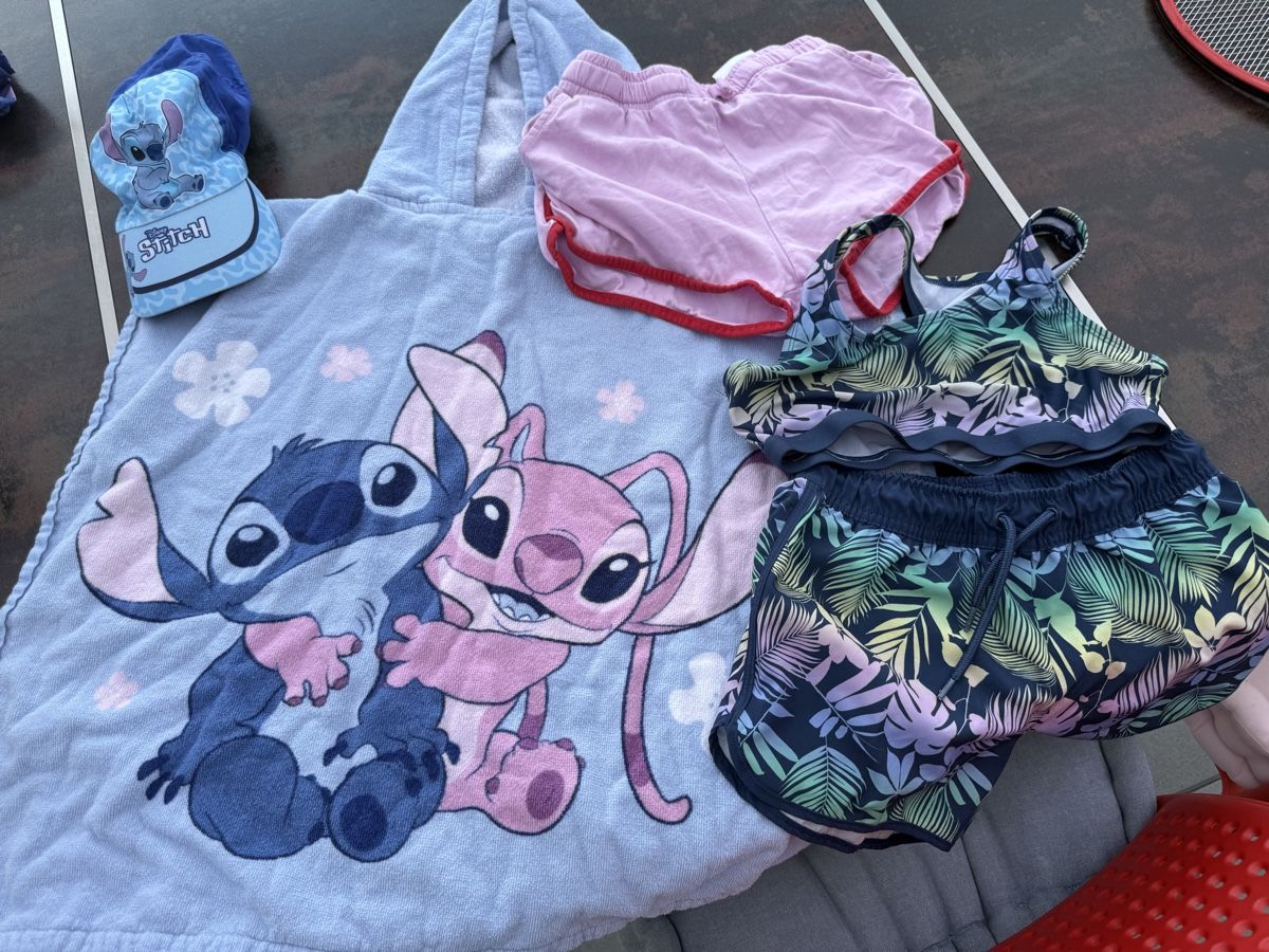 Lotti & Set di vestiti: Stitch – Usato da Rupperswil venduto da ConradD