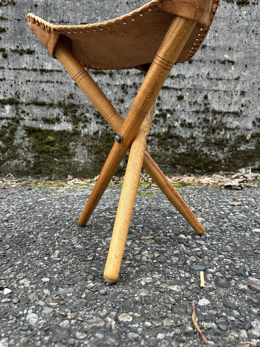 Sgabelli: dreibeiniger Vintage Hocker – Usato da Zürich venduto da frauflufelberg 4