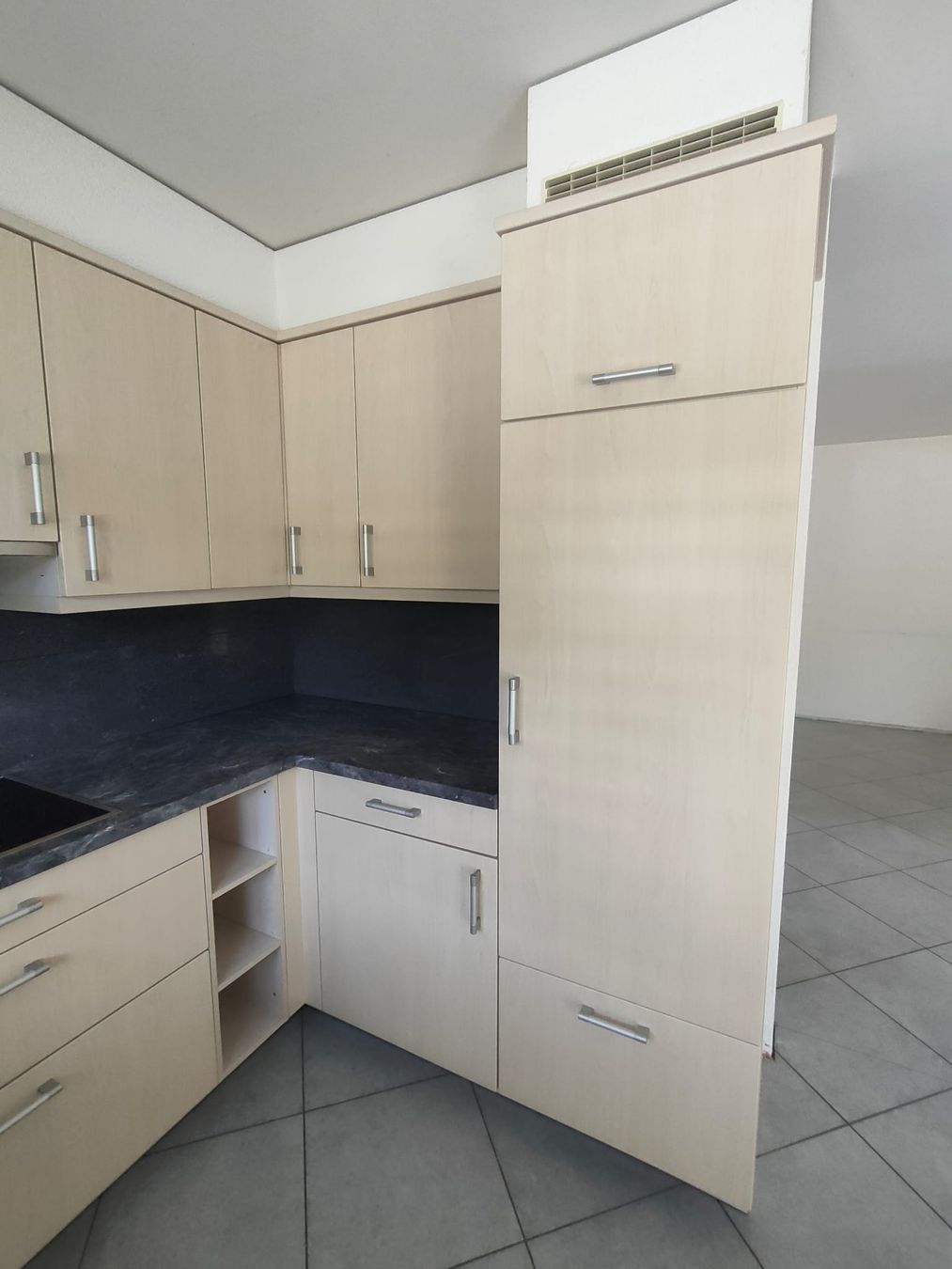 Cucine complete: Cuisine complète d'occasion, électroménagers inclus à vendre – Usato da Grône venduto da mmaye 3