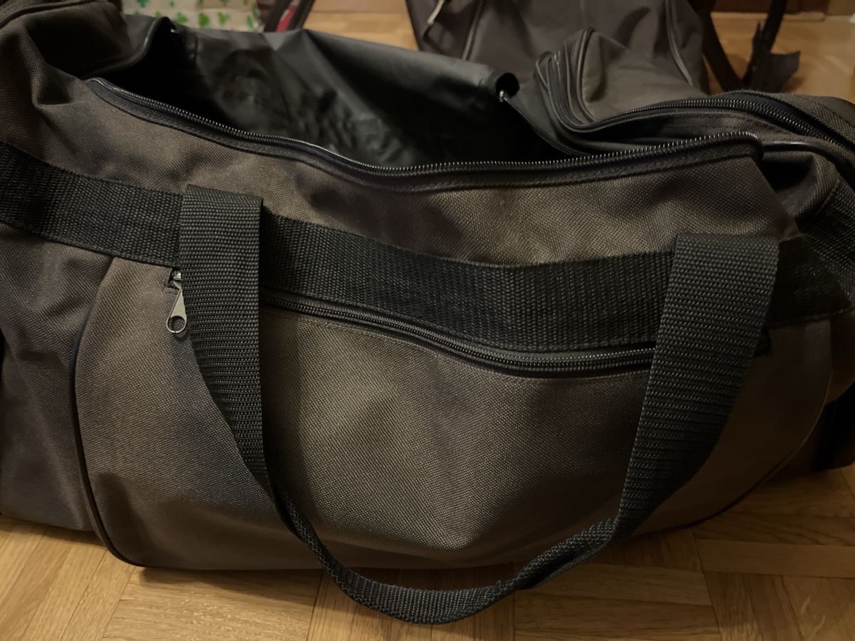 Reisekoffer: Sac de voyage noir, grand volume. – Neu (gemäss Beschreibung) aus Meyrin von rot_ncv8 1