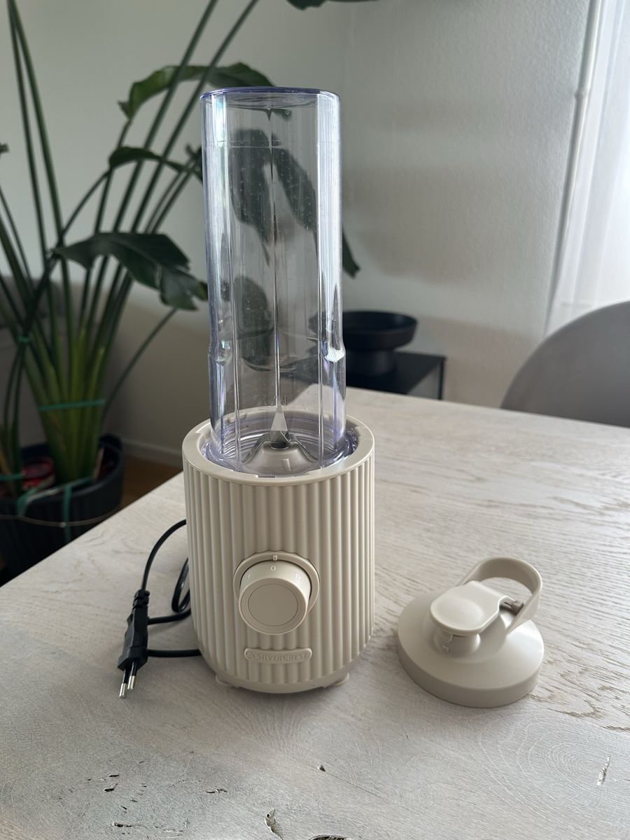 SilverCrest Elettrodomestici da cucina: Silvercrest Smoothie Maker 300W kaum benutzt – Nuovo (secondo la descrizione) da Liestal venduto da Busra99