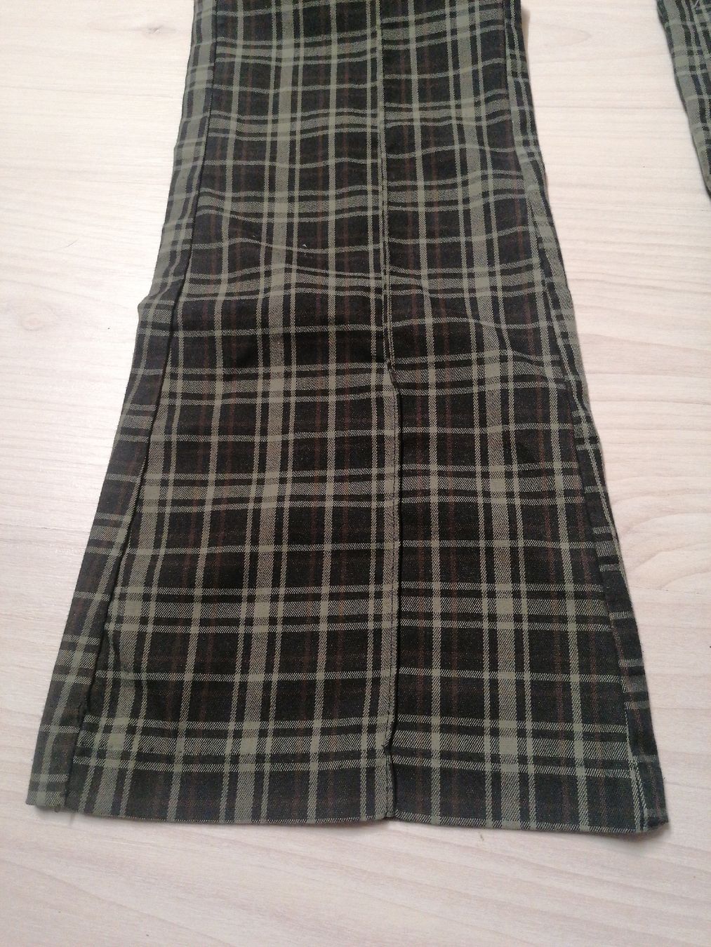 Pantaloni: Pantalon, pantalon à carreaux, bas – Usato da Montcherand venduto da petiteoune75 1