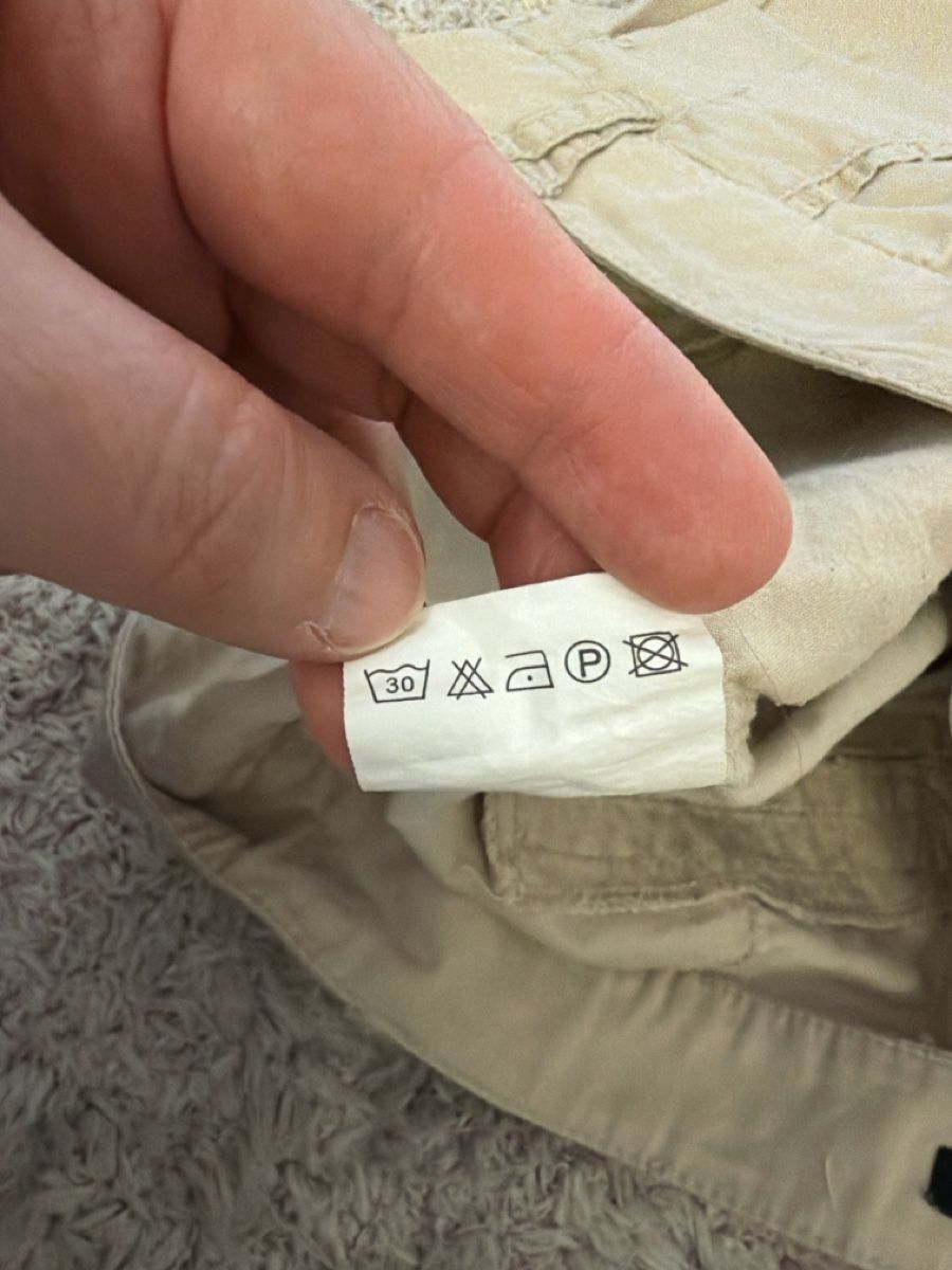 Pantaloni: Sommer Shorts FAMOUS. Gr. 34 – Usato da Oberrohrdorf venduto da Mariann79 3